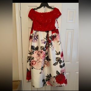 Size 3/4 two-piece Prom Dress w/ Pockets